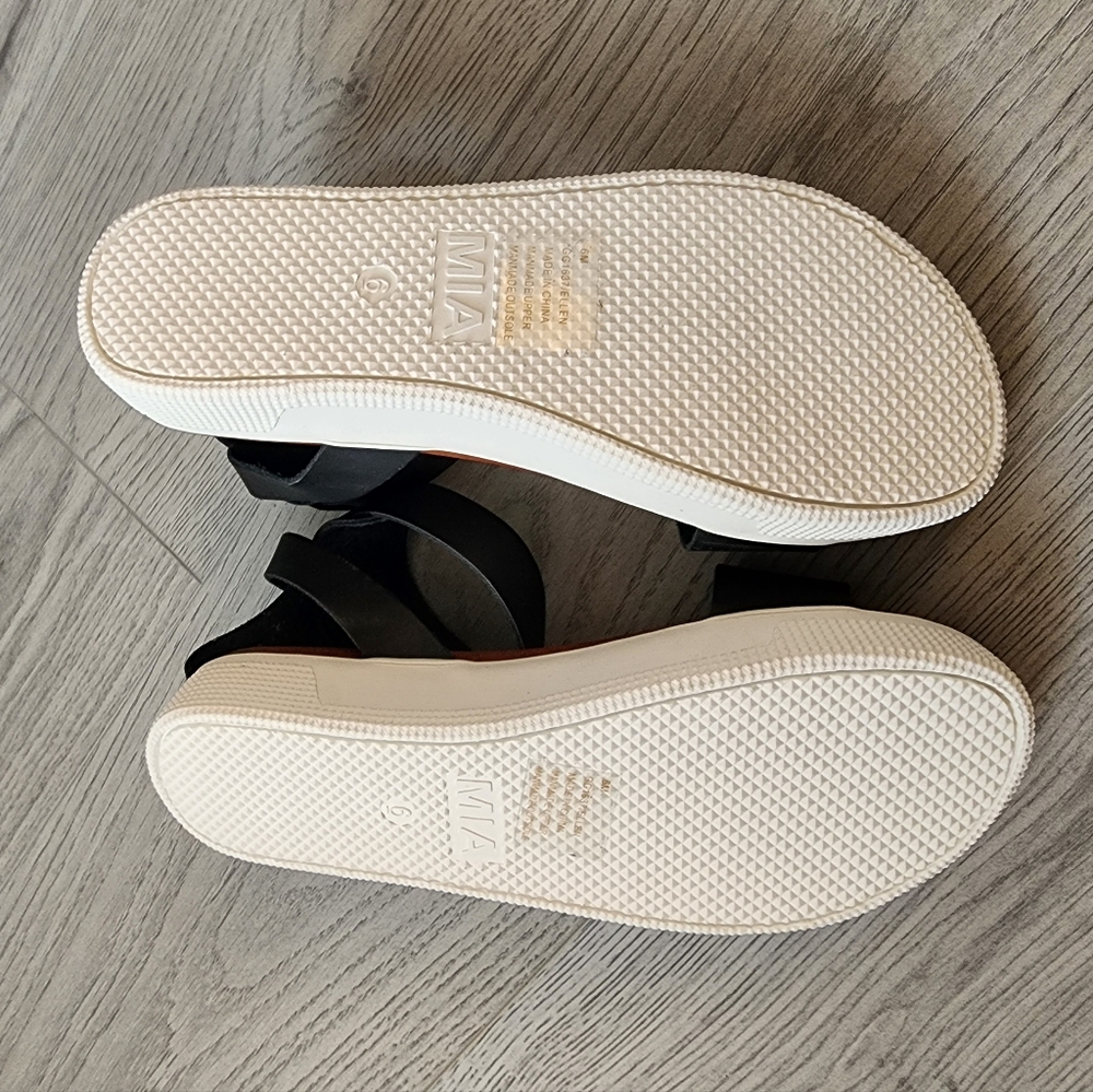 Mia sandals, 6,never worn - Picture 7 of 8
